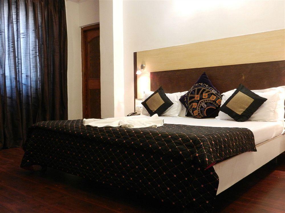 Itsy Hotels Banana Boutique Varanasi Luaran gambar
