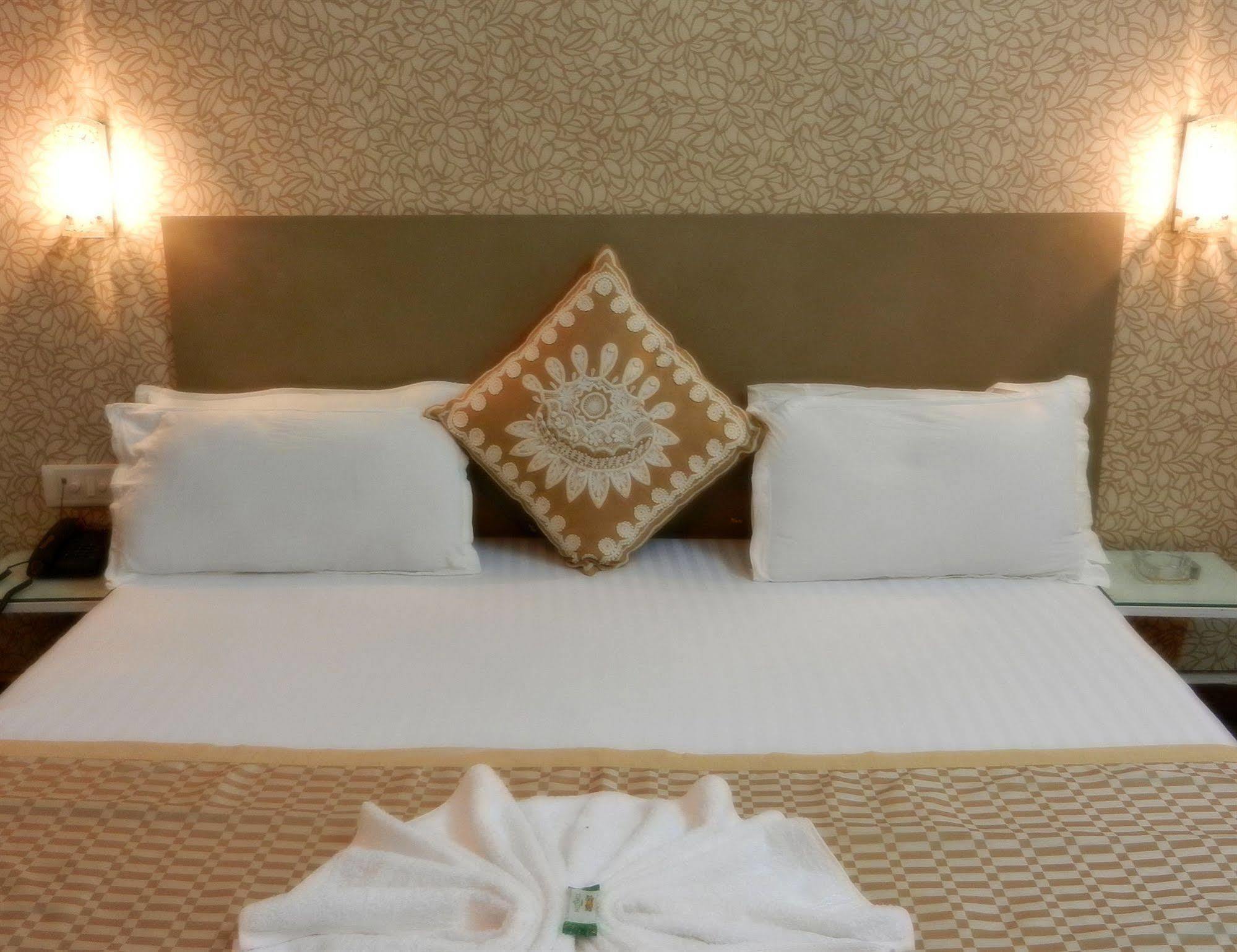 Itsy Hotels Banana Boutique Varanasi Luaran gambar