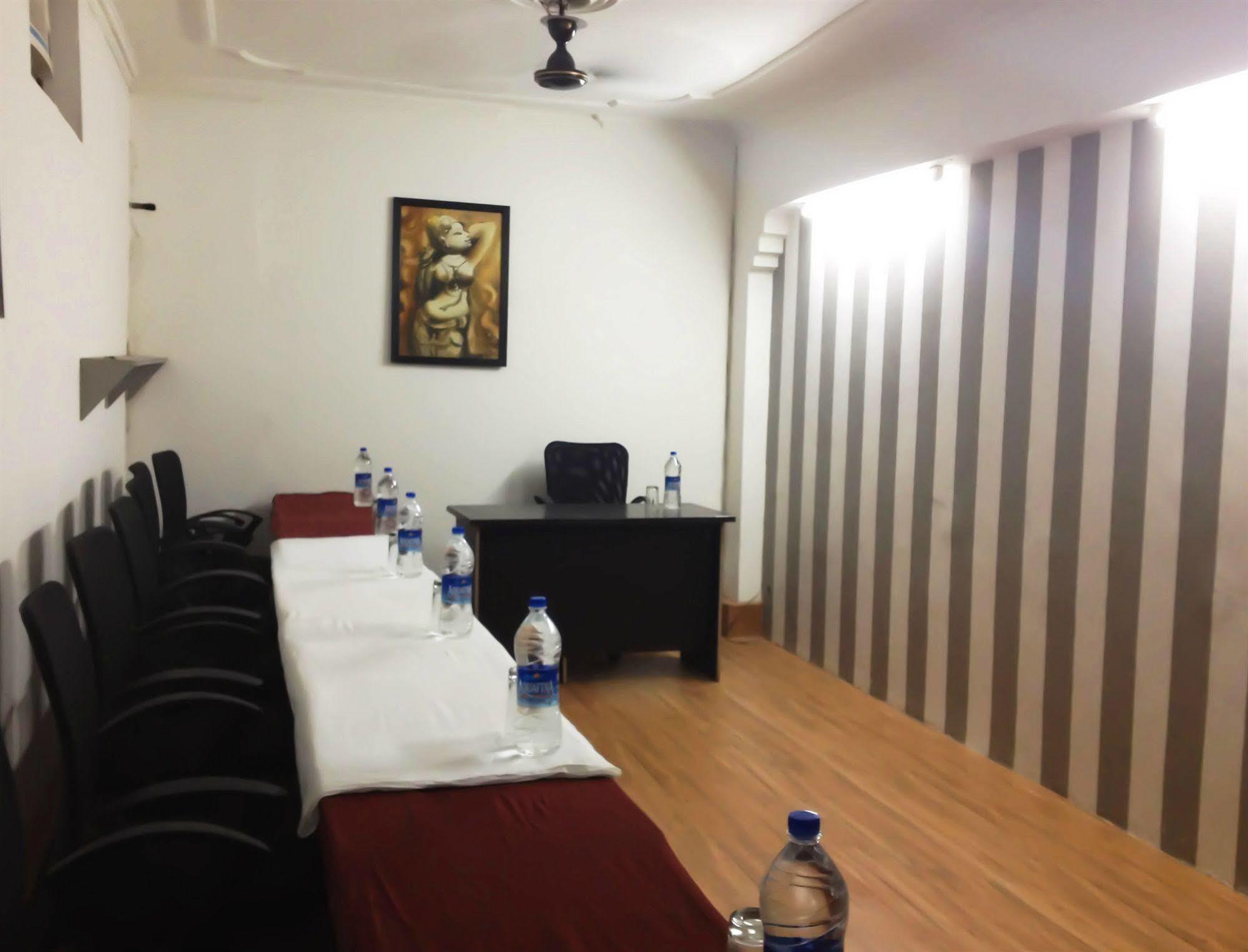 Itsy Hotels Banana Boutique Varanasi Luaran gambar
