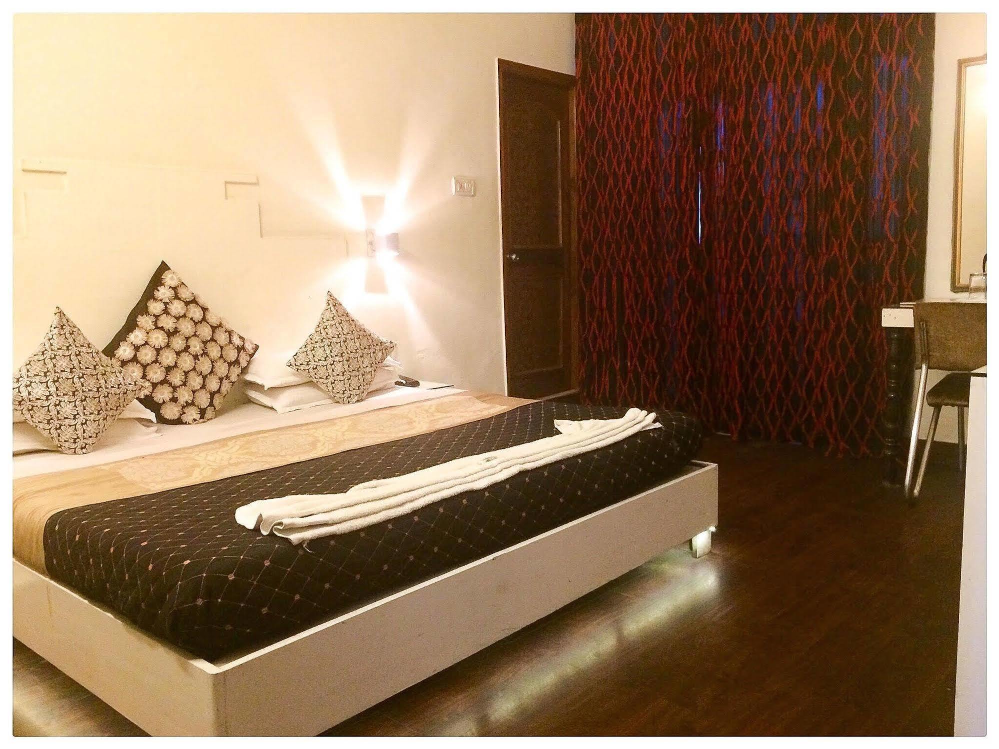 Itsy Hotels Banana Boutique Varanasi Luaran gambar