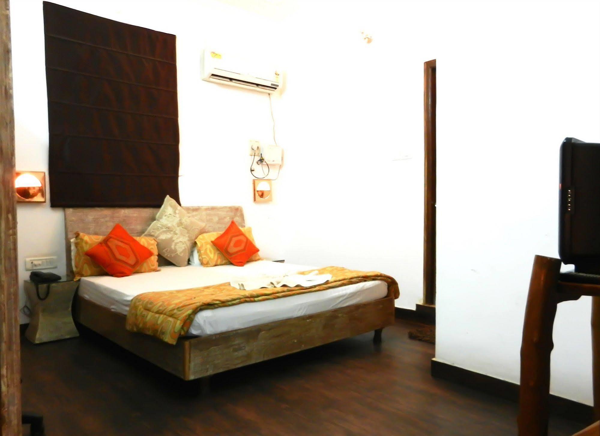 Itsy Hotels Banana Boutique Varanasi Luaran gambar