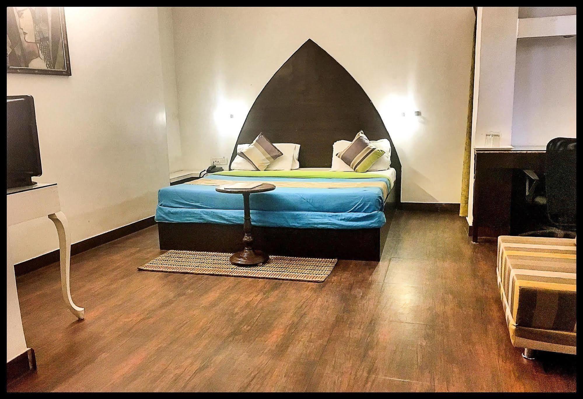 Itsy Hotels Banana Boutique Varanasi Luaran gambar