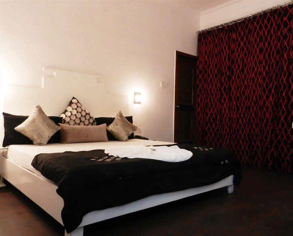 Itsy Hotels Banana Boutique Varanasi Luaran gambar